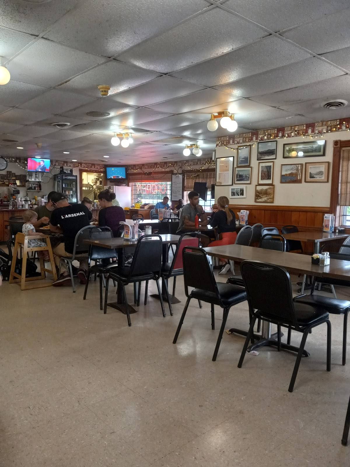Pleasant Corner Restaurant restaurant in Keeseville - photo 3