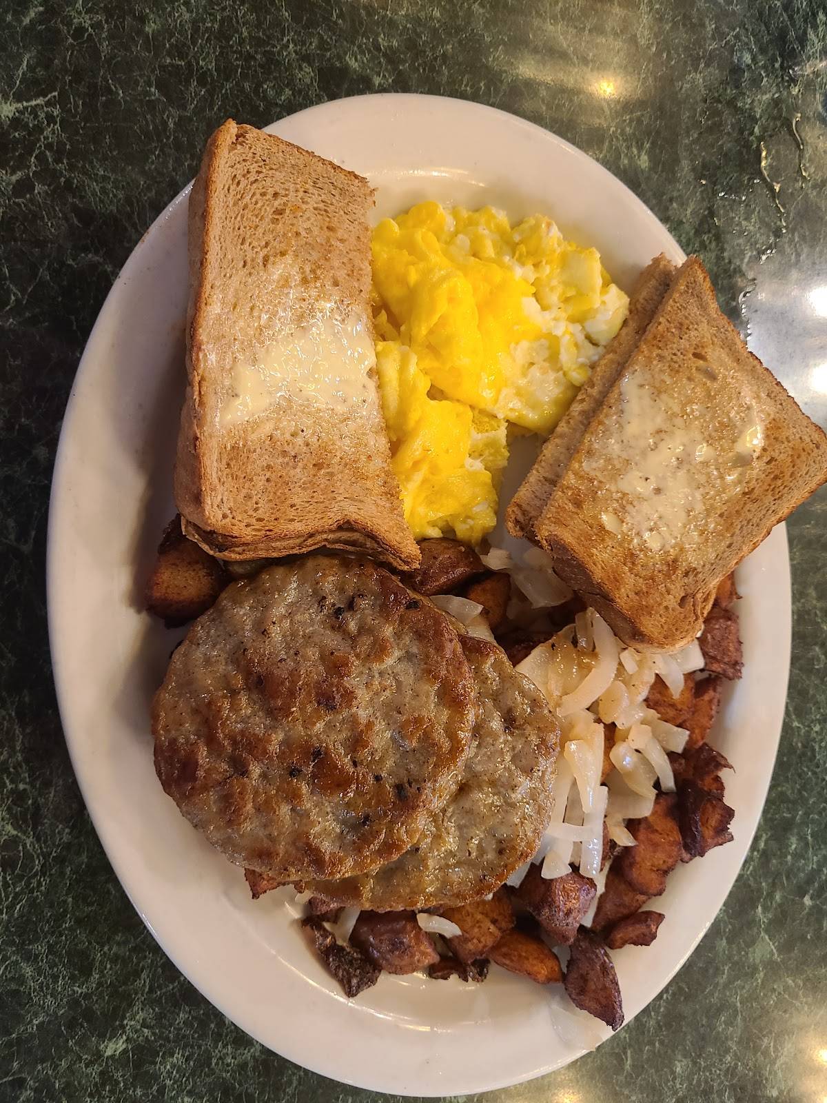 Bob's Diner restaurant in Rochester - photo 3