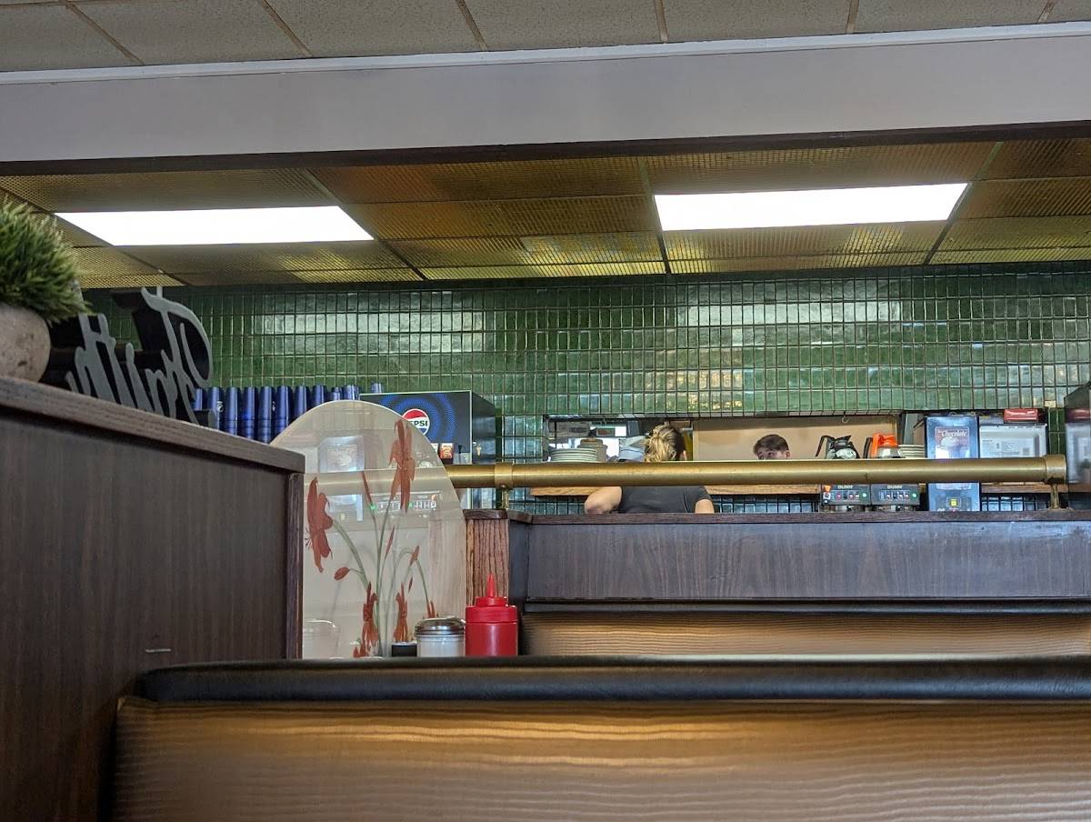 Bob's Diner restaurant in Rochester - photo 5