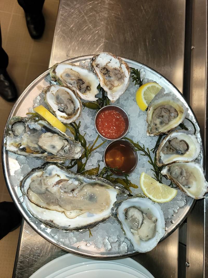 WD Bar & Grille restaurant in Buffalo - photo 4
