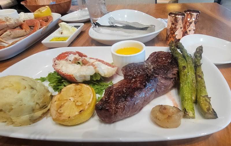 WD Bar & Grille restaurant in Buffalo - photo 5