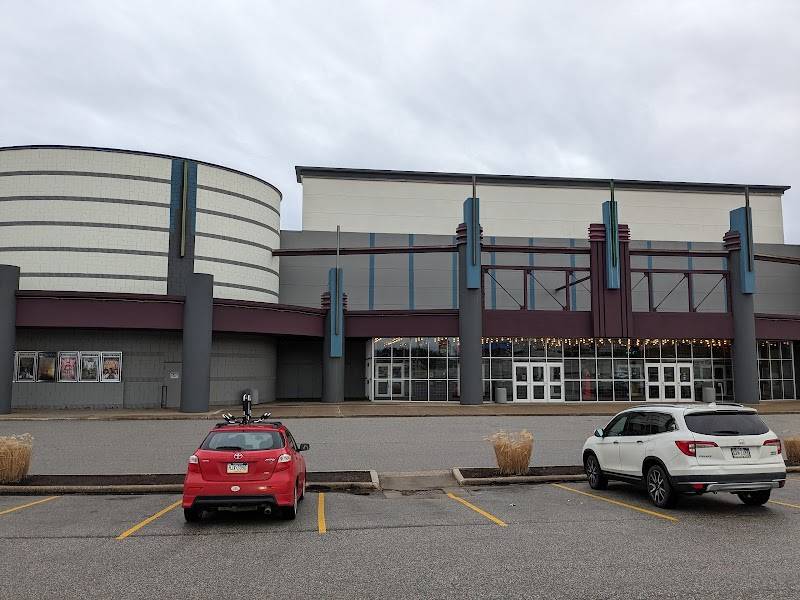 Cinemark Tinseltown Erie restaurant in Erie - photo 3