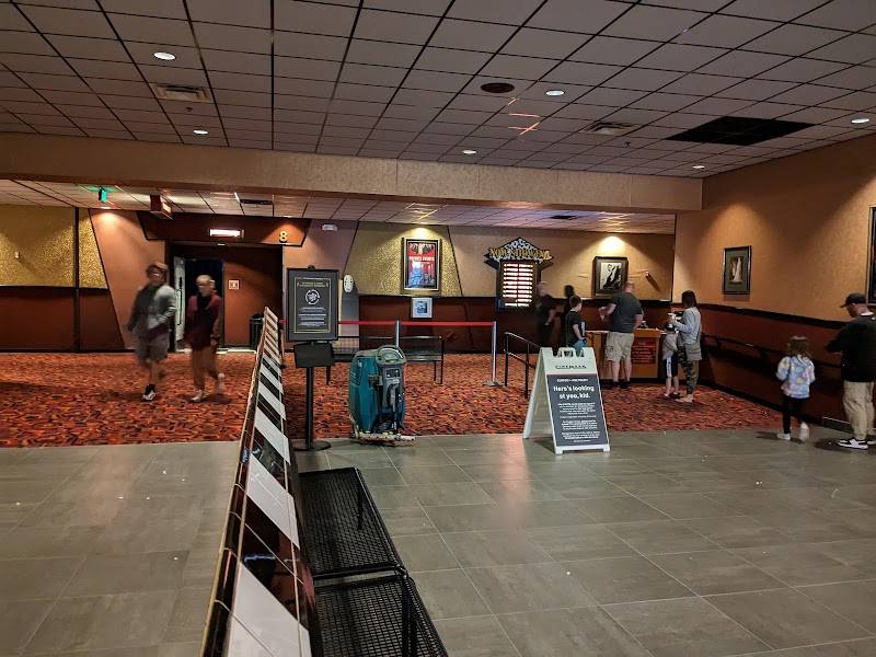 Cinemark Tinseltown Erie restaurant in Erie - photo 4