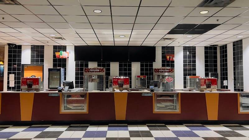 Cinemark Tinseltown Erie restaurant in Erie - photo 5