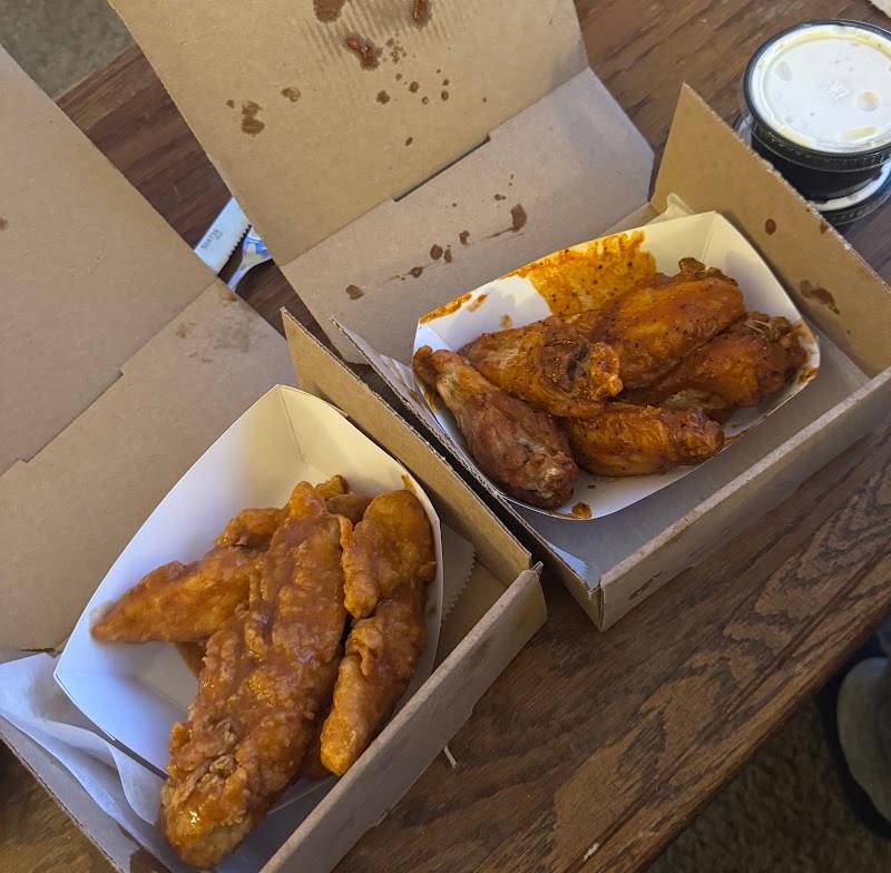 Wings Over Happy Valley restaurant in State College - photo 4