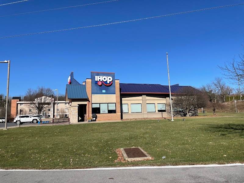 IHOP restaurant in State College - photo 5