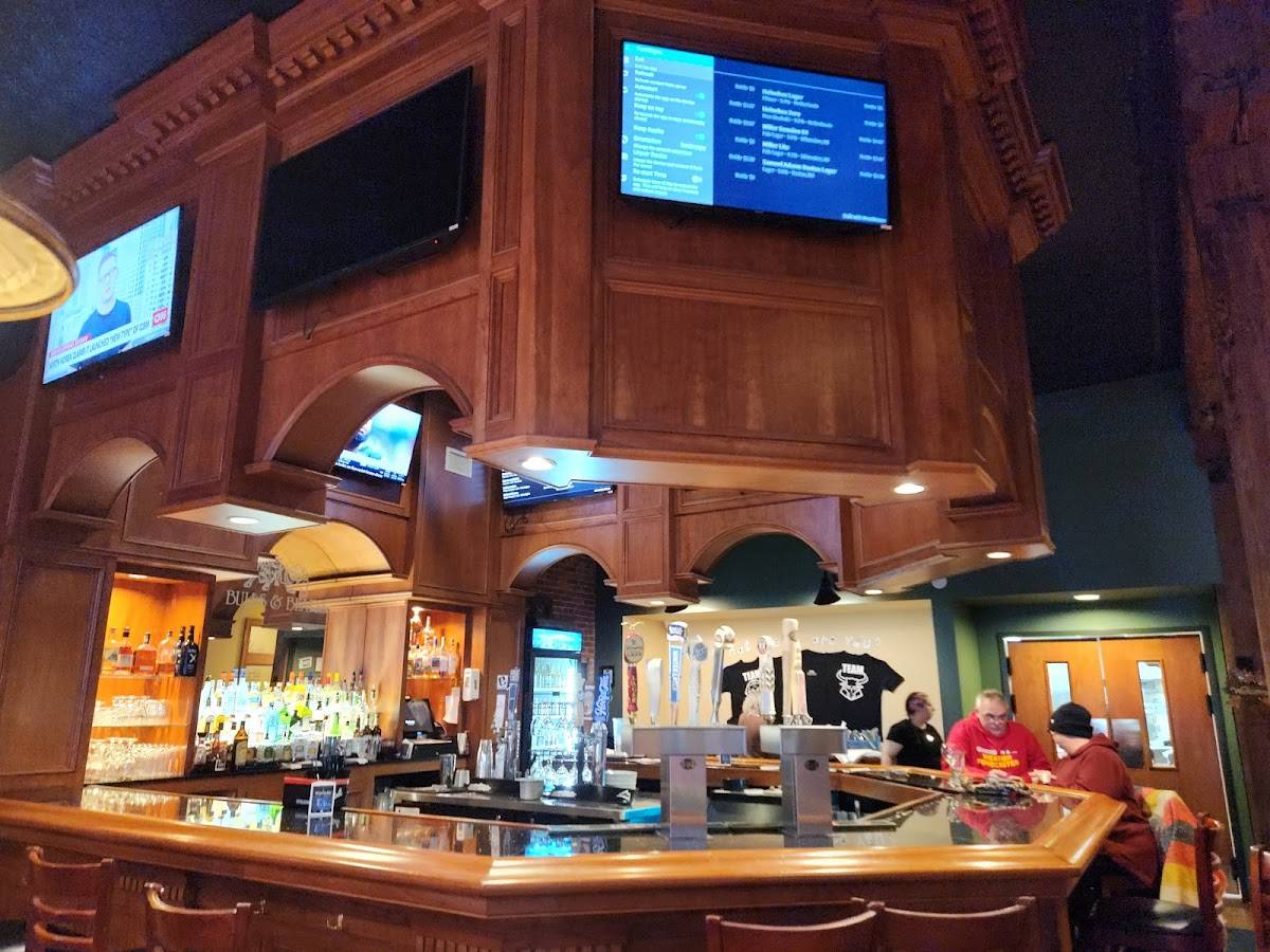 Bulls and Bears restaurant in Hagerstown - photo 4