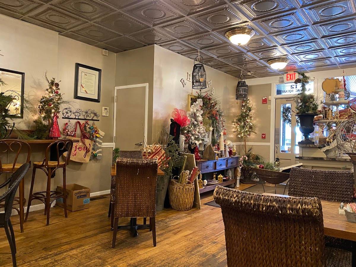 Rhubarb House restaurant in Hagerstown - photo 3