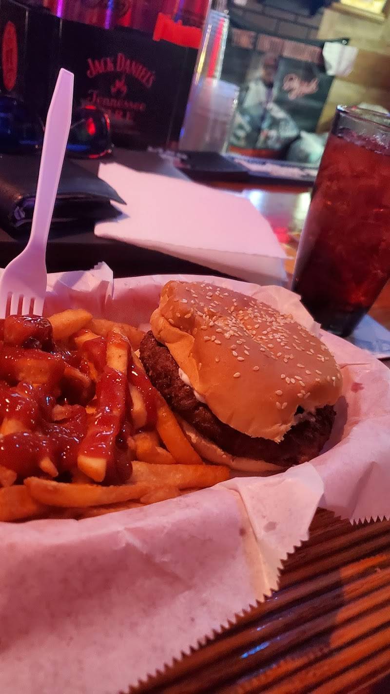 C & T Sports Pub & Grill restaurant in Hagerstown - photo 2