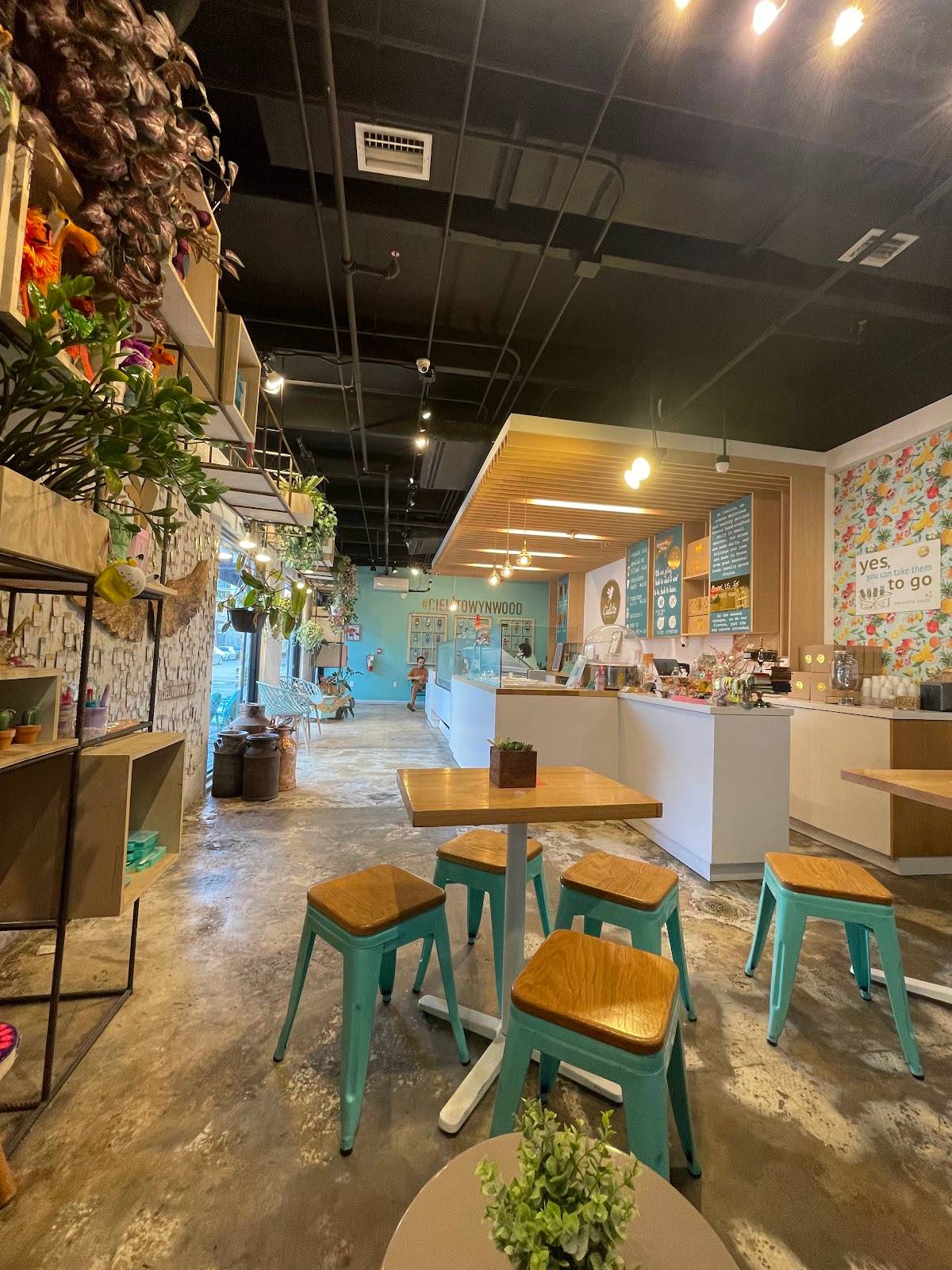 Cielito Artisan Pops restaurant in Miami - photo 2