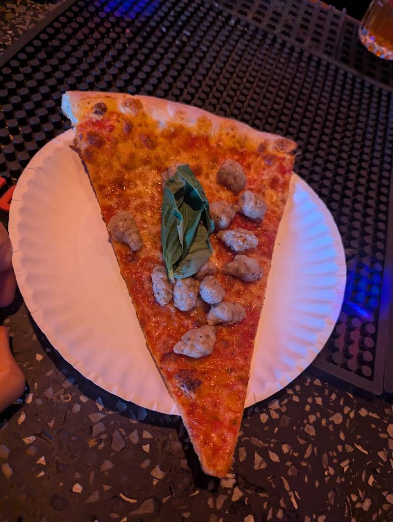 Pizza Tropical restaurant in Miami - photo 4