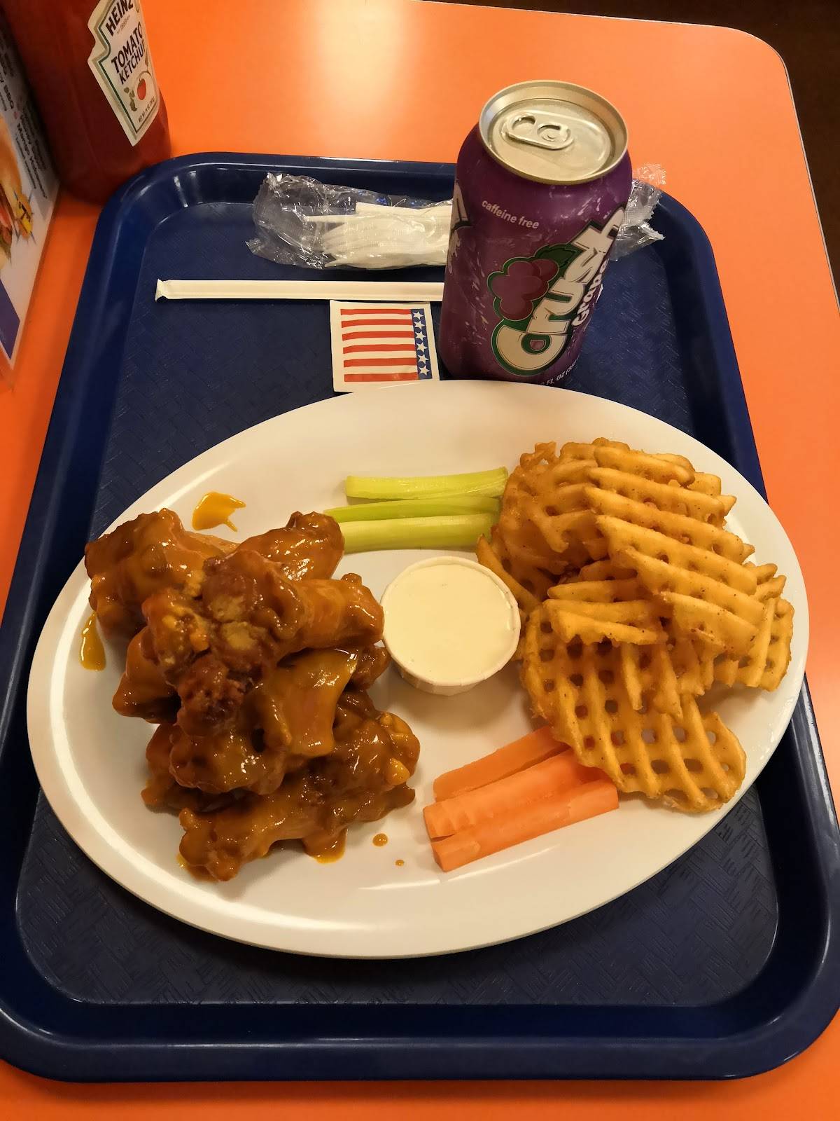 Atomic Wings - Photo 2
