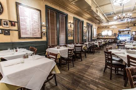 Carmine's - Upper West Side restaurant in New York - photo 2