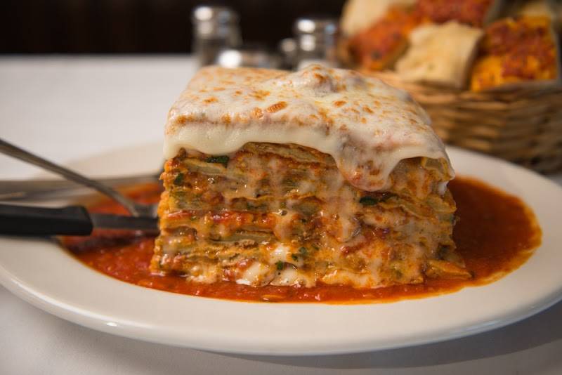 Carmine's - Upper West Side restaurant in New York - photo 3