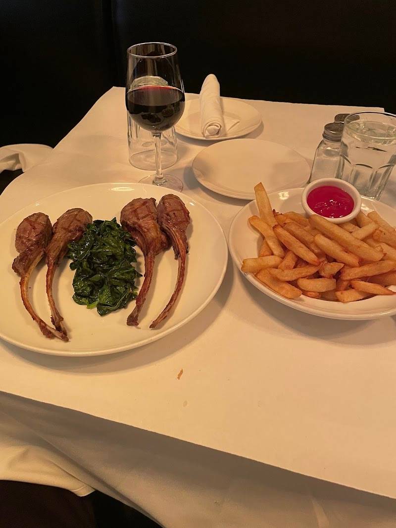 Talia's Steakhouse and Bar restaurant in New York - photo 4