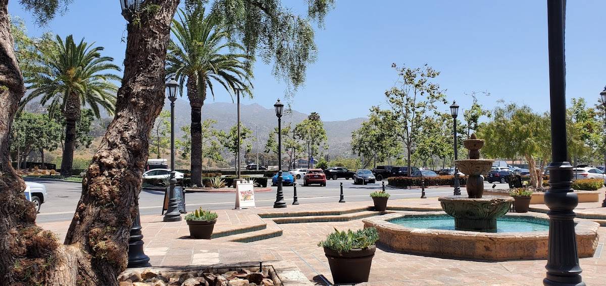 Starbucks restaurant in Malibu - photo 5