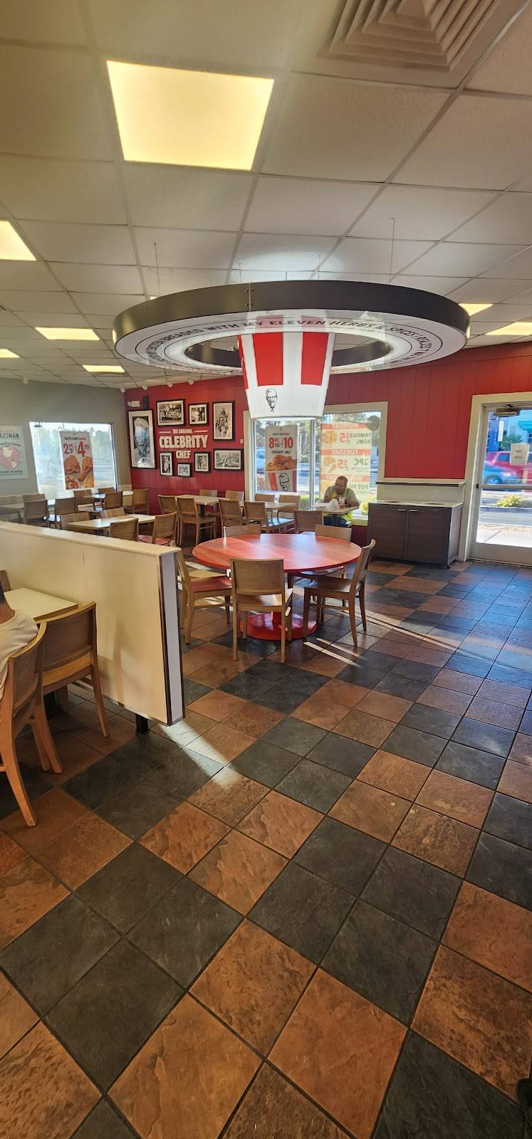 KFC restaurant in Las Vegas - photo 5