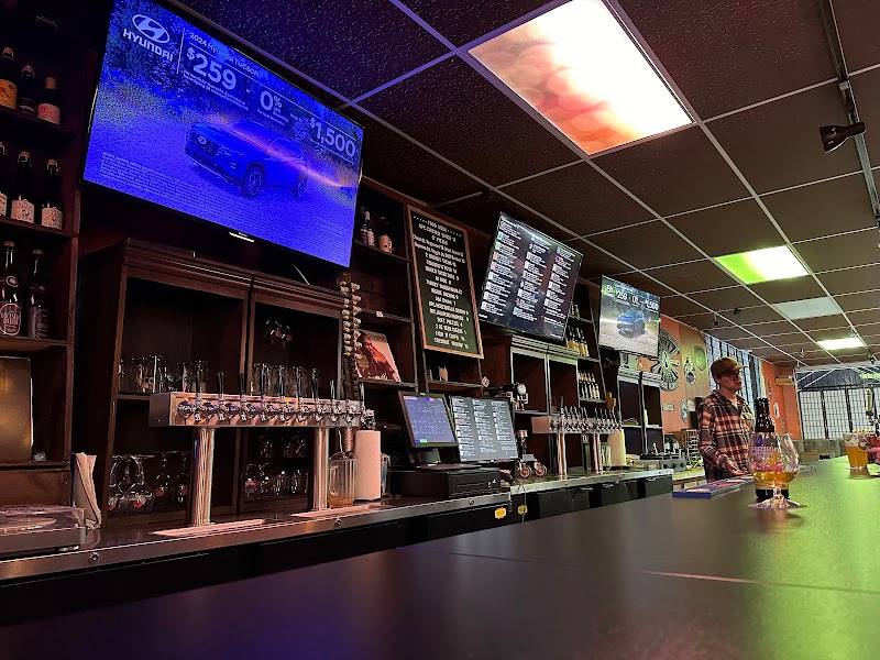 A1 Hop Shop 144th restaurant in Seattle - photo 3