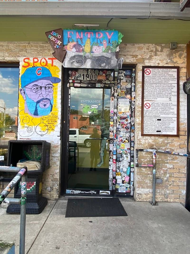 Bouldin Creek Cafe restaurant in Austin - photo 2