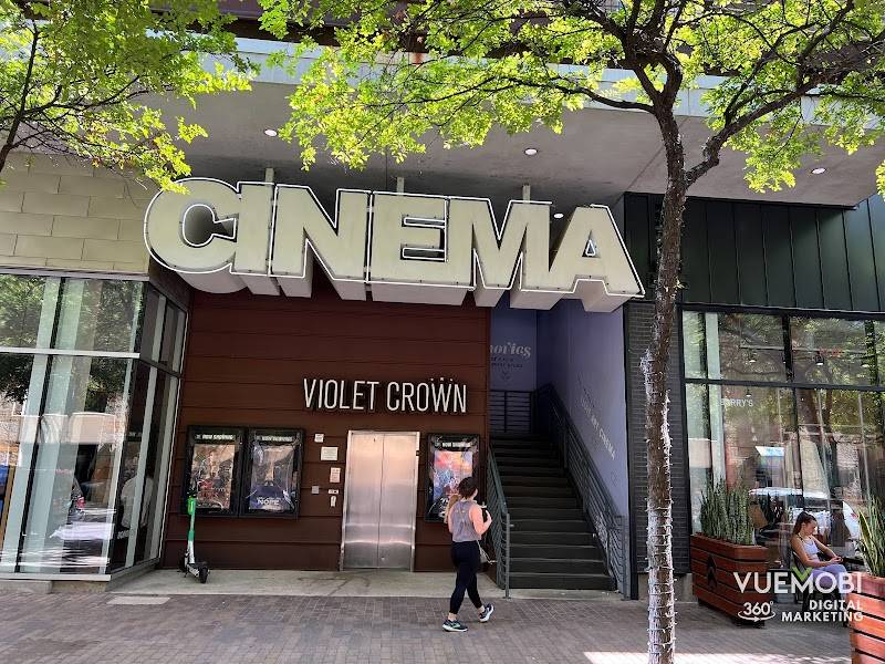 Violet Crown Cinema restaurant in Austin - photo 2