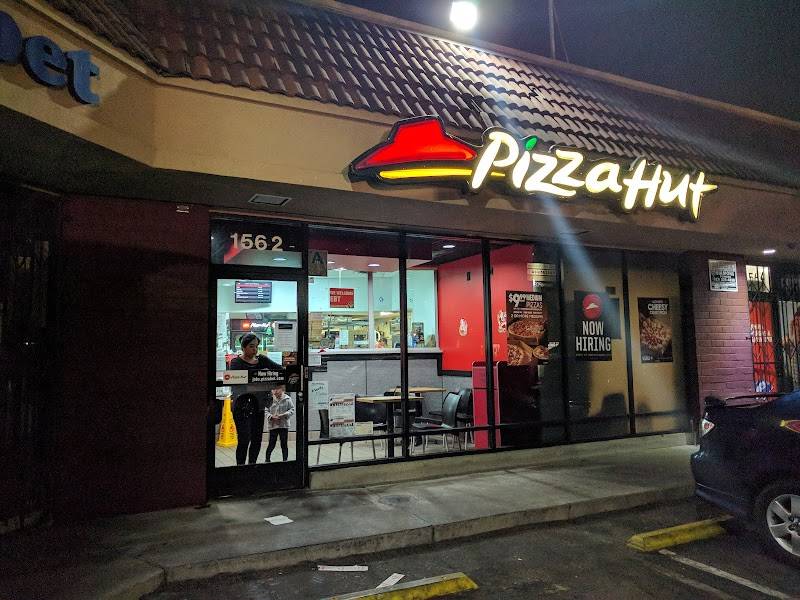 Pizza Hut restaurant in Los Angeles - main photo