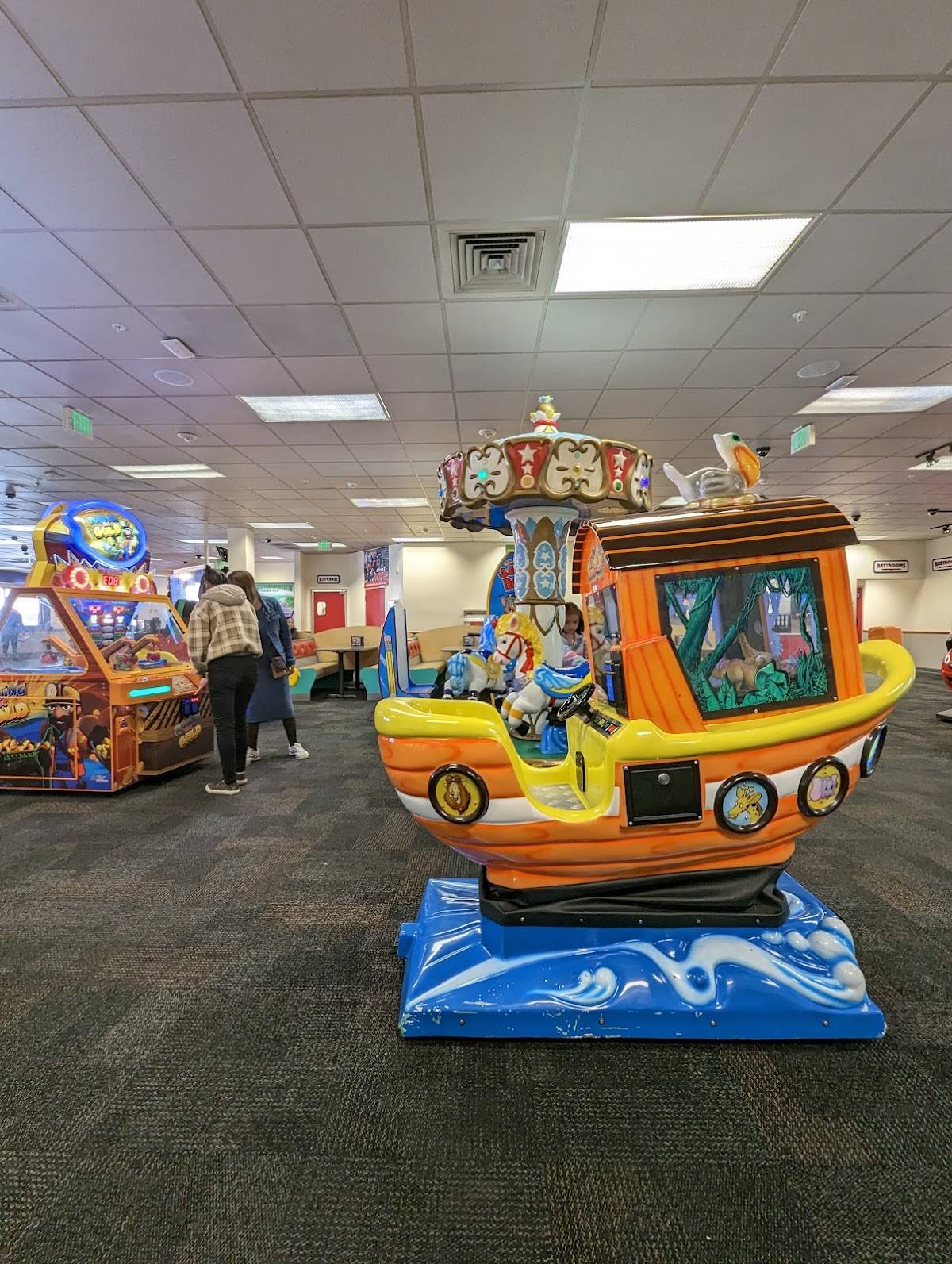 Chuck E. Cheese restaurant in National City - photo 5