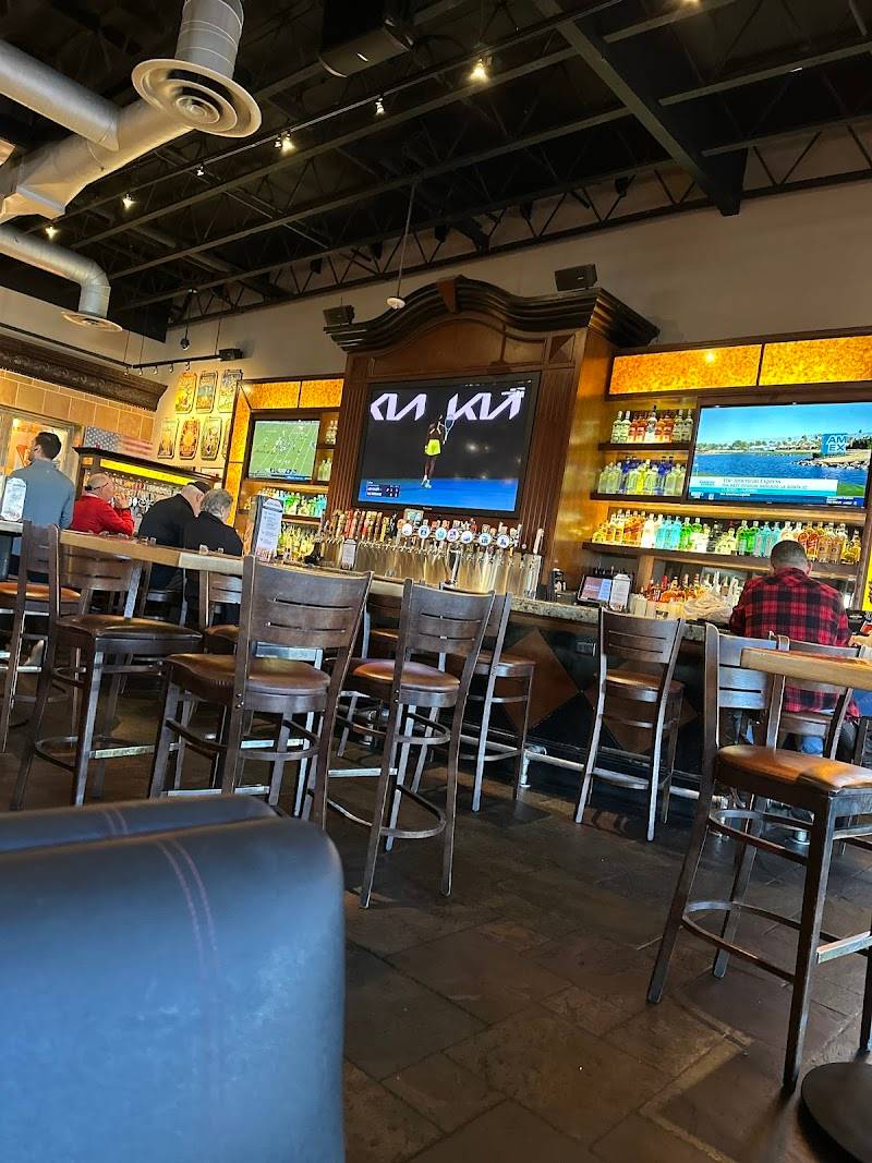 BJ's Restaurant & Brewhouse restaurant in Tucson - photo 4