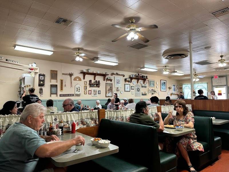 The Hungry Fox Restaurant & Country Store restaurant in Tucson - photo 4