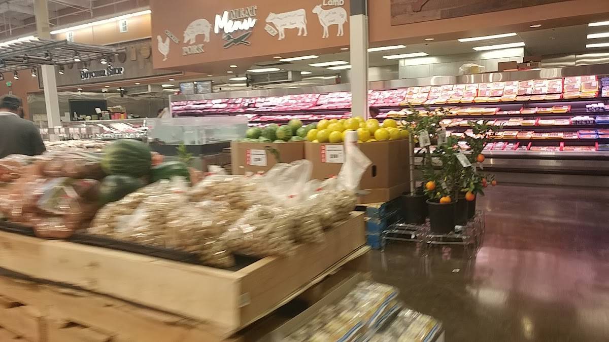 Island Pacific Supermarket and Seafood restaurant in Santa Clarita - photo 3