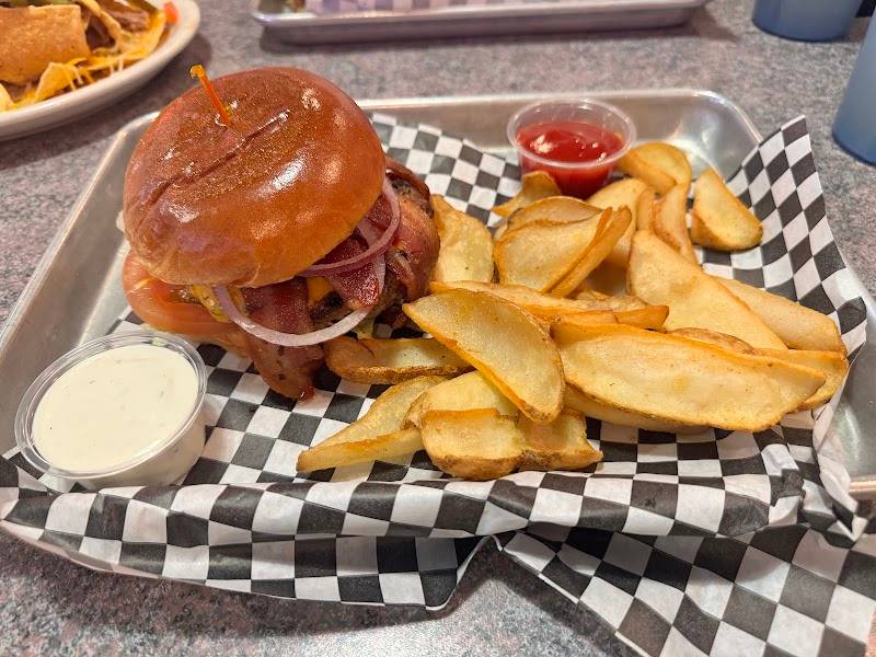 Route 66 Classic Grill restaurant in Santa Clarita - photo 4