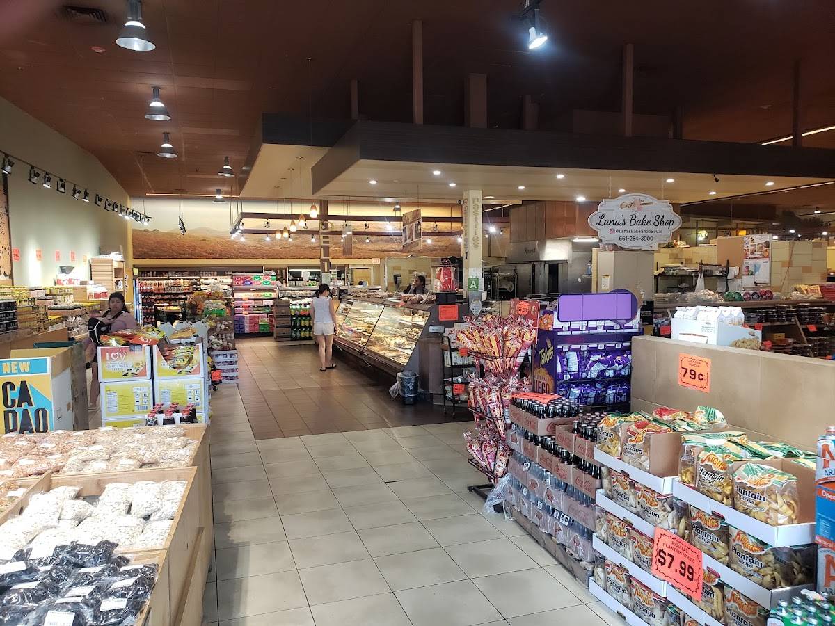 Valley Marketplace Valencia restaurant in Santa Clarita - photo 4