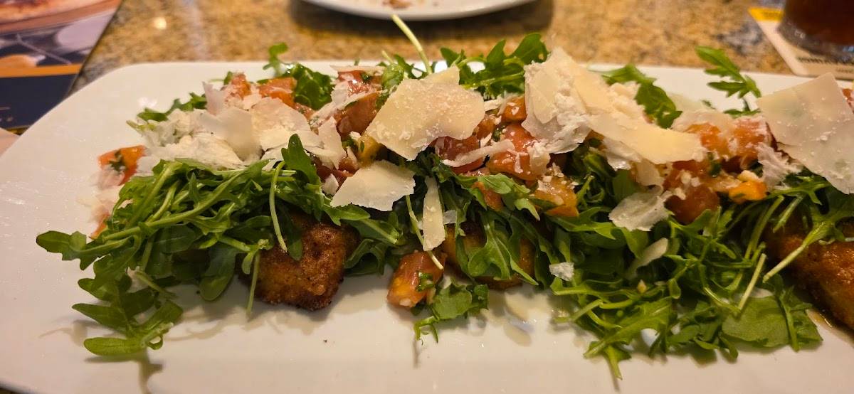 California Pizza Kitchen restaurant in Santa Clarita - photo 3