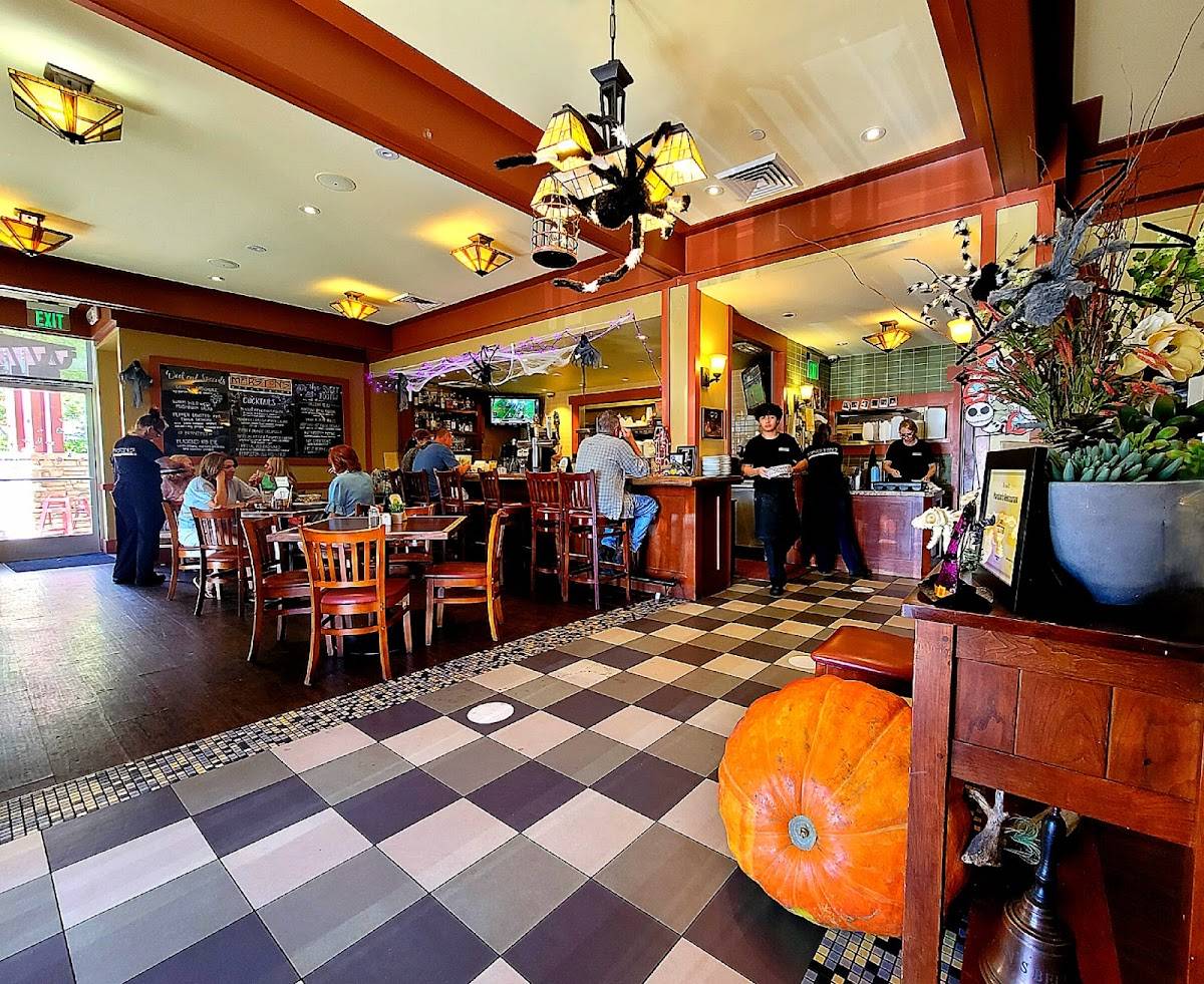 Marston's Restaurant restaurant in Santa Clarita - photo 4