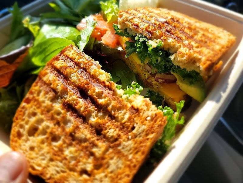 Eat Real Cafe #2 restaurant in Santa Clarita - photo 2