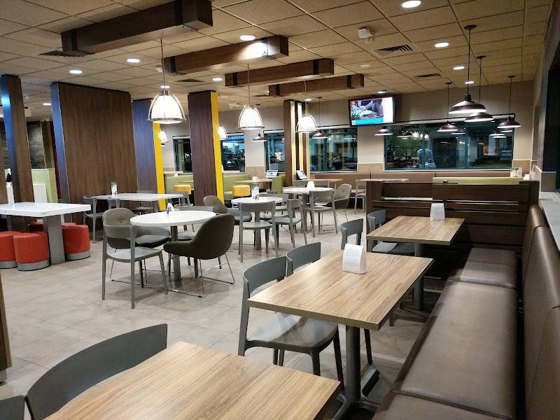 McDonald's restaurant in Santa Clarita - photo 5