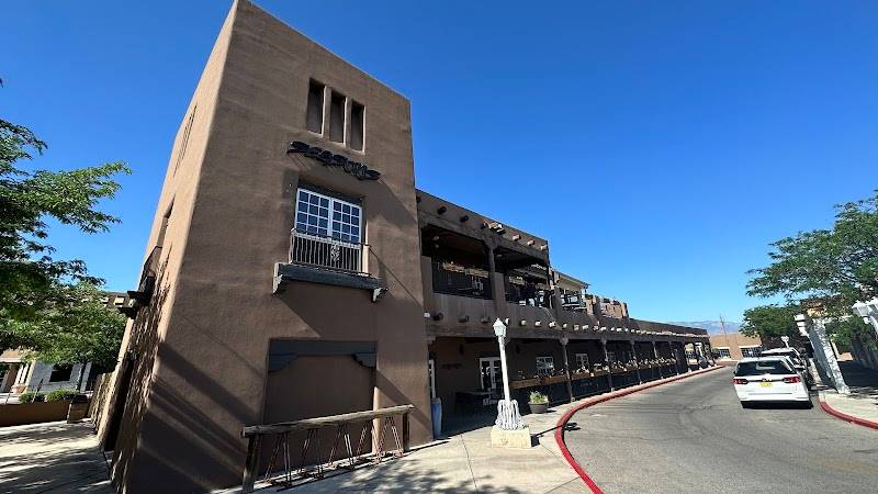 Seasons Rotisserie & Grill restaurant in Albuquerque - photo 4