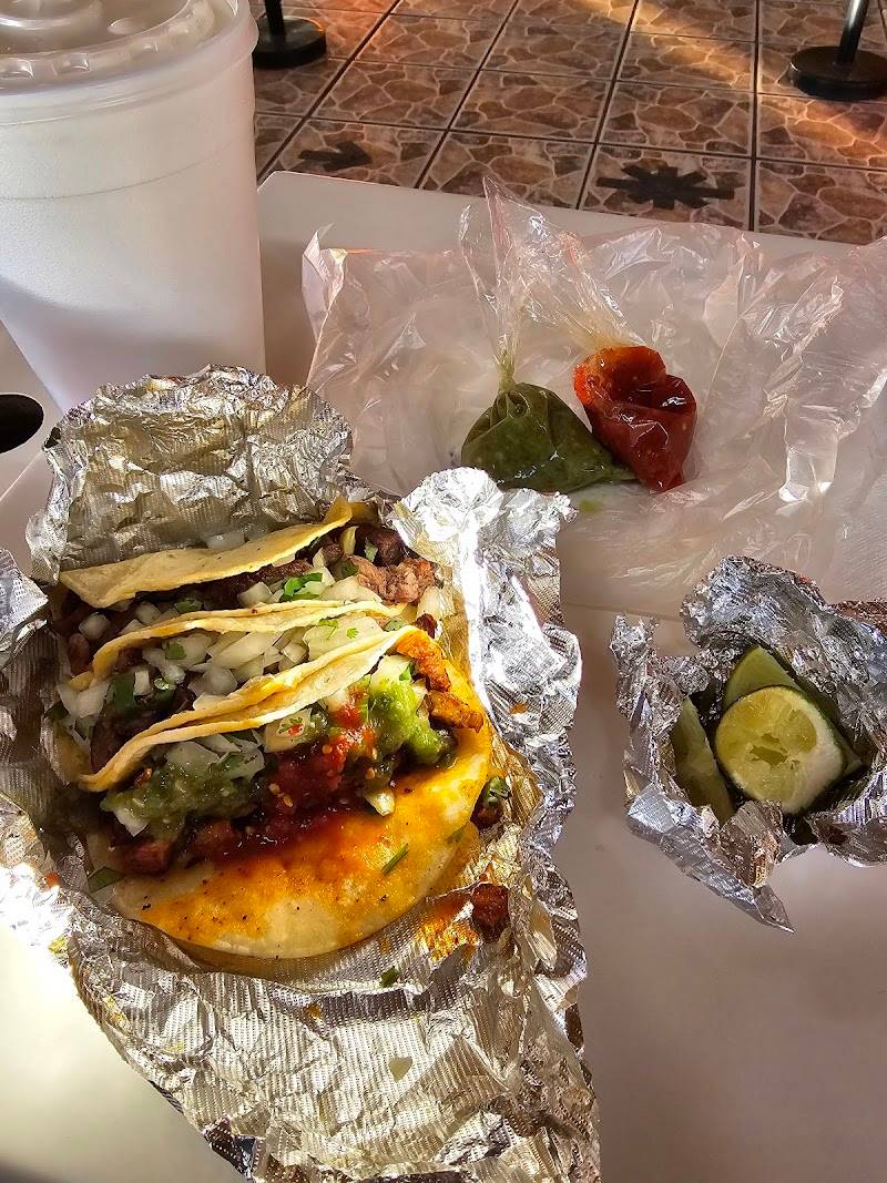 El Paisa Taqueria restaurant in Albuquerque - photo 2