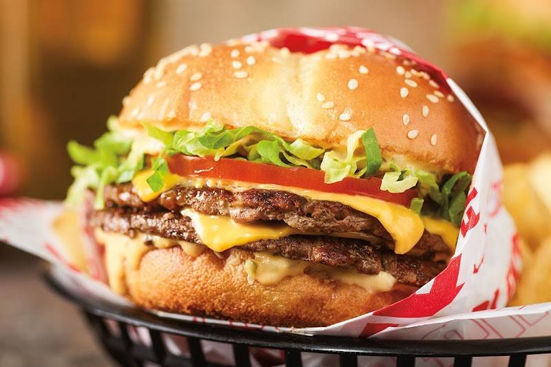 Red Robin Gourmet Burgers and Brews restaurant in Albuquerque - photo 5