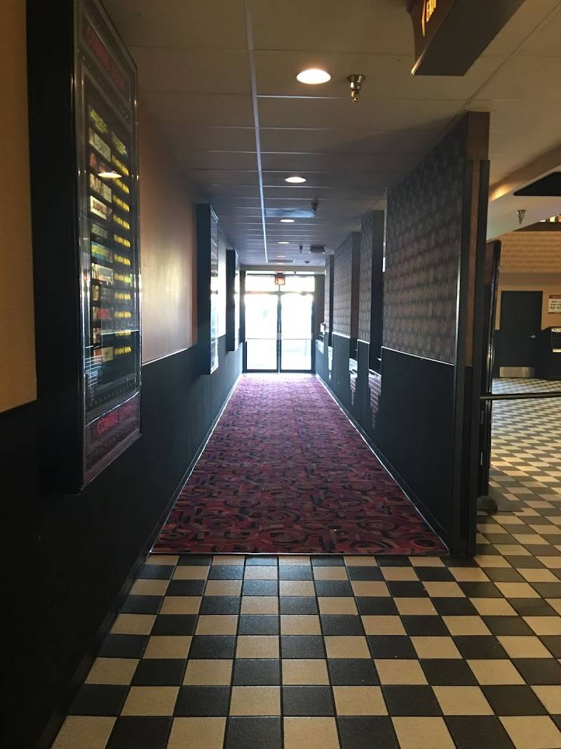 Cinemark Movies 8 restaurant in Albuquerque - photo 5