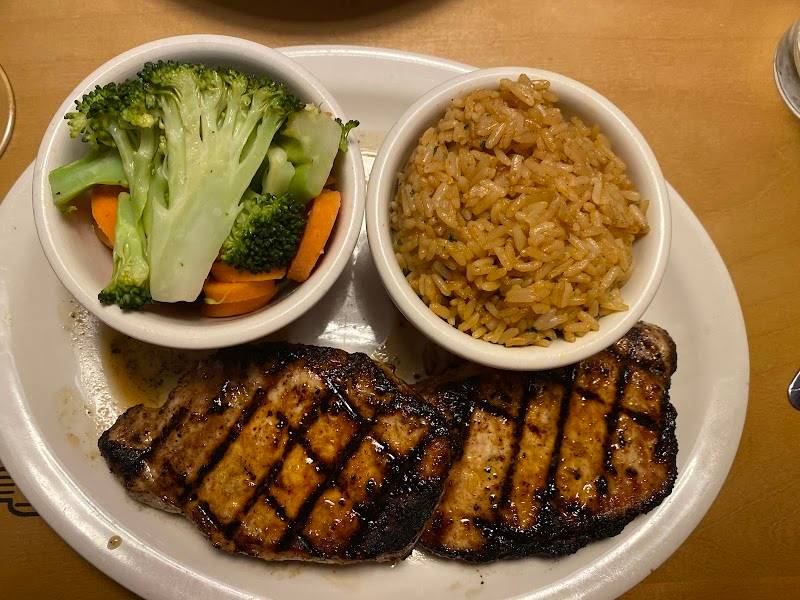 Texas Roadhouse restaurant in Albuquerque - photo 4