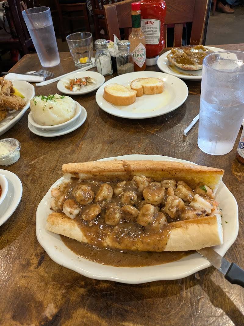 Mandina's Restaurant restaurant in New Orleans - photo 2