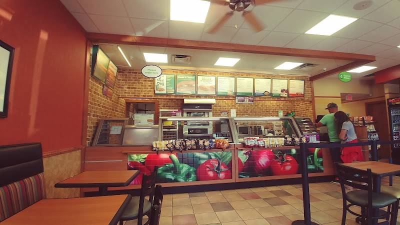 Subway restaurant in Islamorada - photo 3