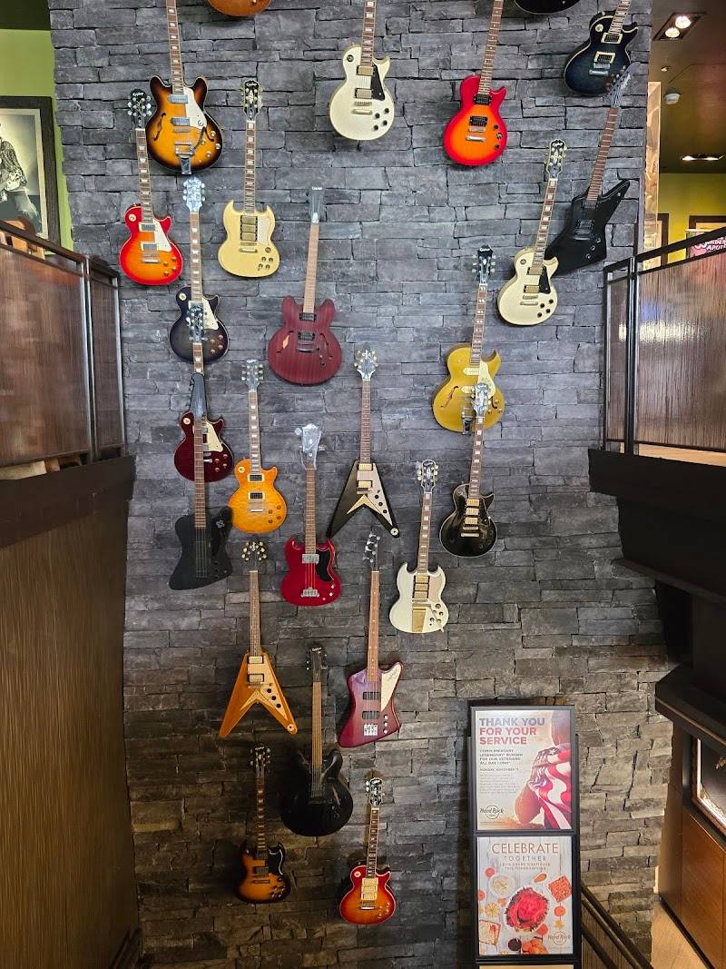 Hard Rock Cafe restaurant in Honolulu - photo 4