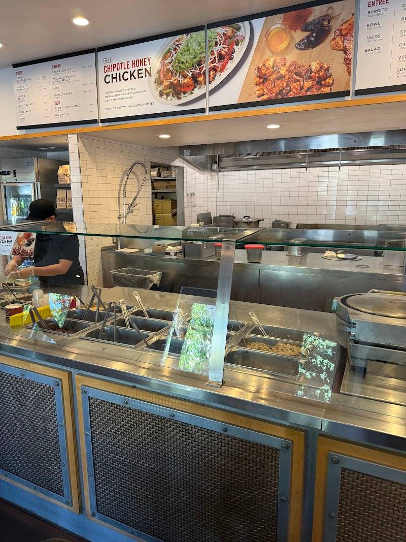 Chipotle Mexican Grill restaurant in Sacramento - photo 3