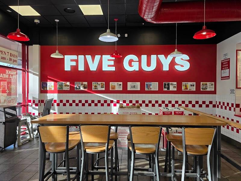 Five Guys restaurant in Rancho Cucamonga - photo 3