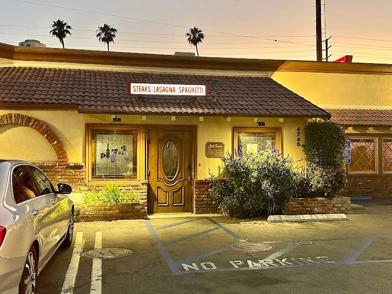 Little Tonis Restaurant restaurant in Los Angeles - photo 5