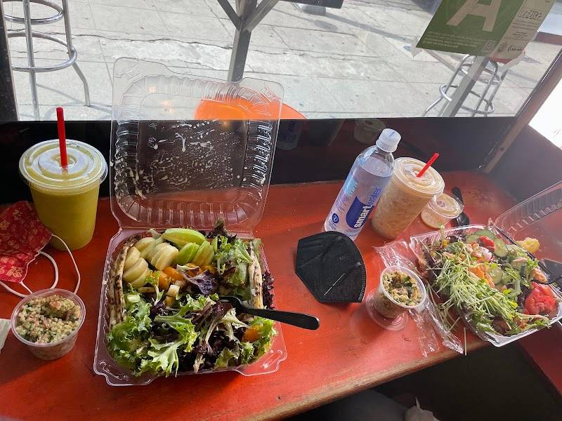 Healthyca Foods restaurant in Los Angeles - photo 3