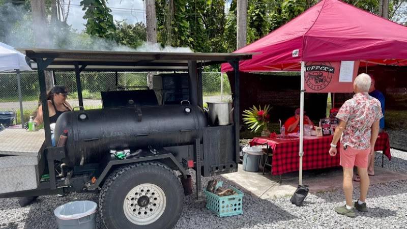 Hopper's BBQ & Smoke House restaurant in Volcano - photo 3