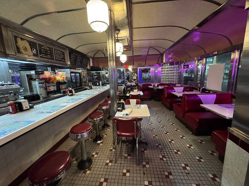 11th Street Diner restaurant in Miami Beach - photo 4