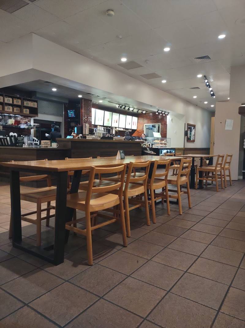 Starbucks restaurant in Lynnwood - photo 3